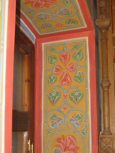Роспись оконной ниши на северной стене храма около алтаря