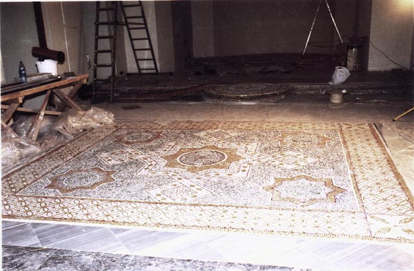 Центральная часть храма.Вид с запада. Далее видны мозаики перед алтарем (подробные фотографии отсутствуют)